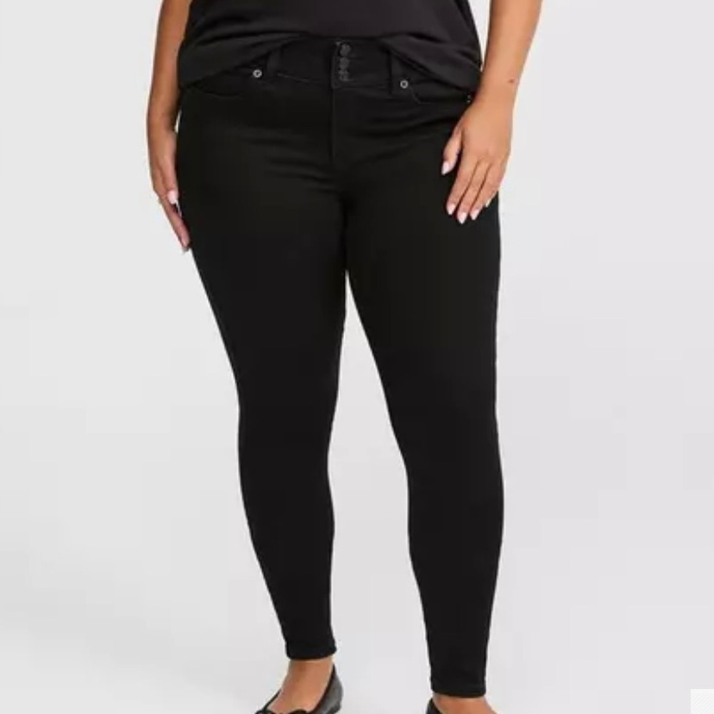 TORRID Black Super Soft Jeggings